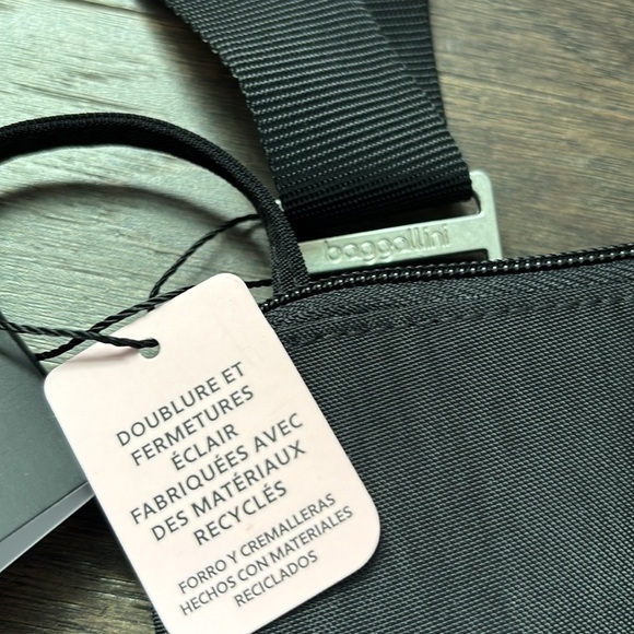 Baggallini Crossover Crossbody,RFID protection,wristlet incl.,phone/card pocket - Picture 12 of 15